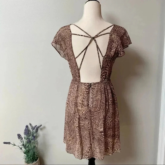 Alice + Olivia Kimberly Silk Animal Print Criss Cross Open Back Dress XS - Picture 10 of 15
